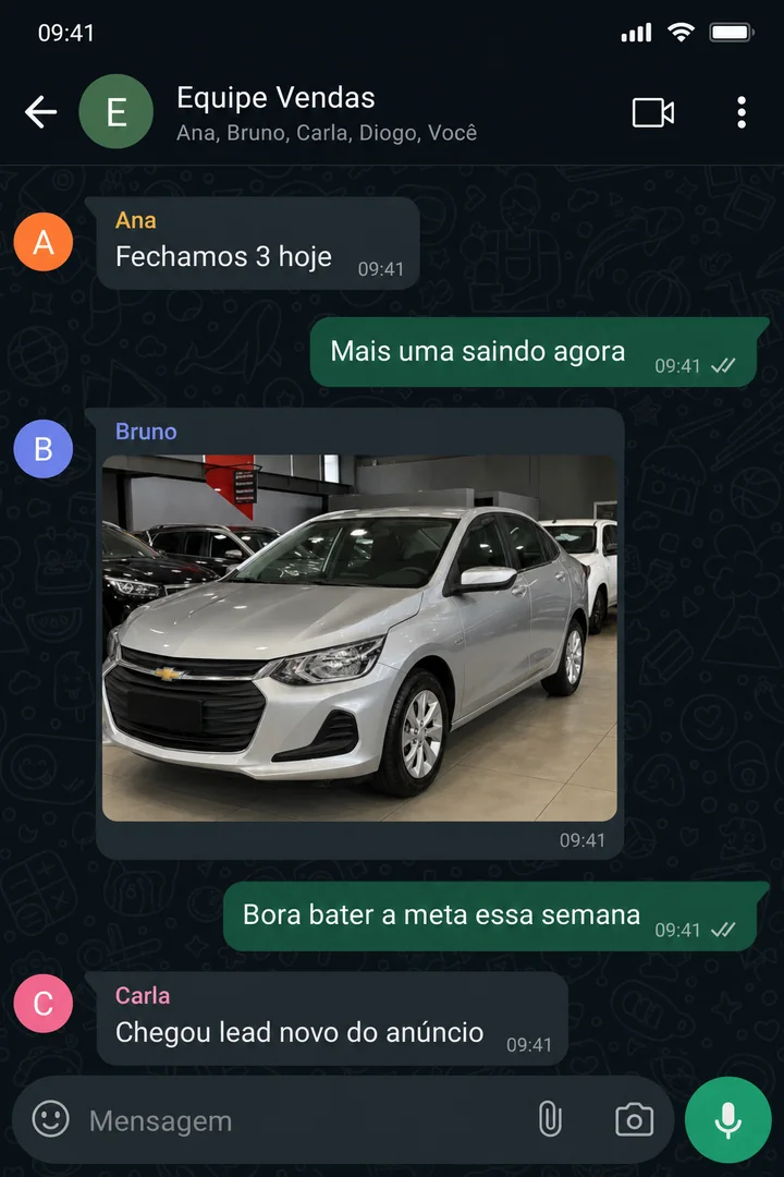 Conversa da equipe de vendas comemorando três carros vendidos no dia